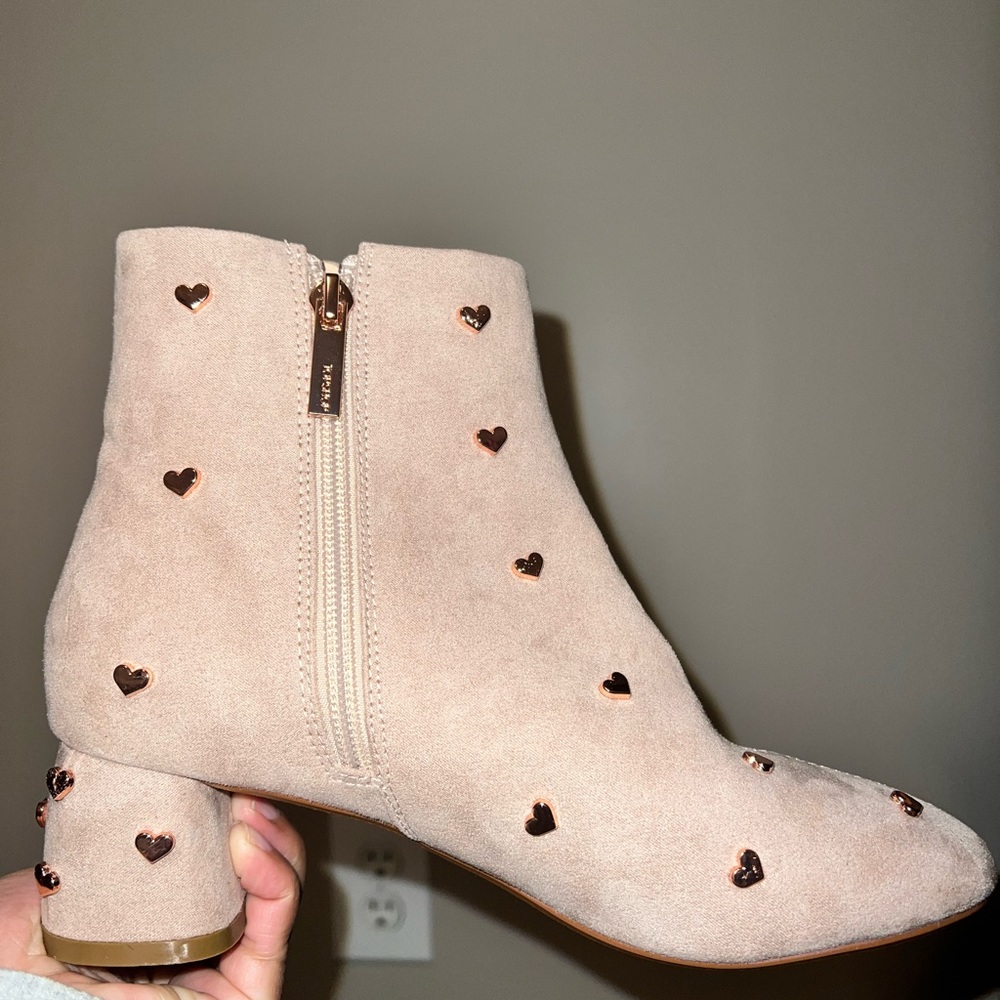 TOPSHOP Heart Booties